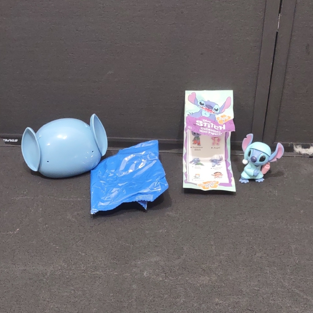 SLIGHTLY USED STITCH COLLECTIBLE MINI FIGURES (BEDTIME STITCH) SERIES 1